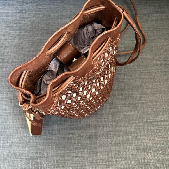 NWT LEATHER HAND CRAFTED BASKET SHOULDER BAG MADE IN INDIA - Picture 3 of 11